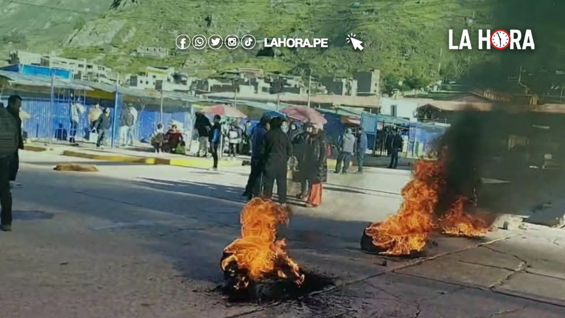 Paro en Huancavelica: Pobladores protestan por mal estado de las vías y bloquean carreteras dejando varados a cientos de vehículos